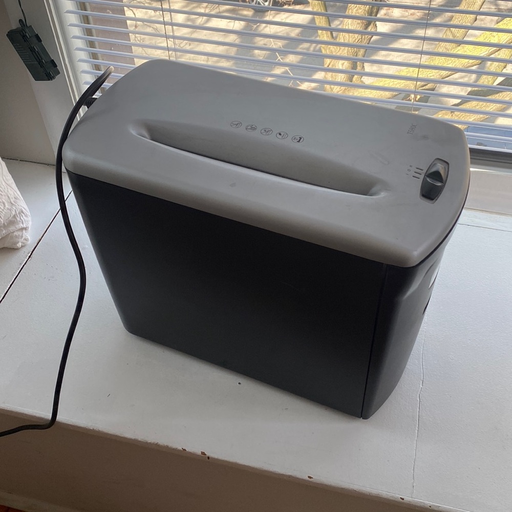 Paper shredder